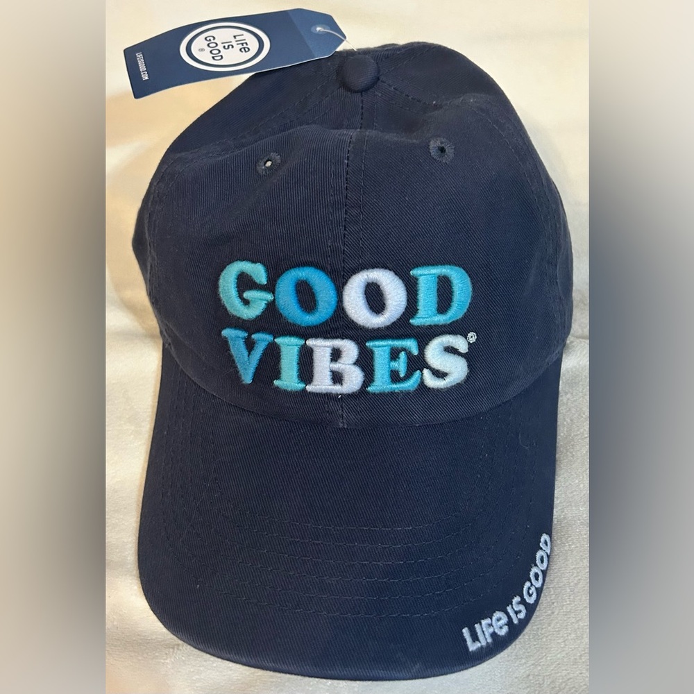 NEW..LIFE IS GOOD brand 4 PIECE SET. Shirt, BUNDLE Hat, Tote and small bag! - Picture 5 of 15
